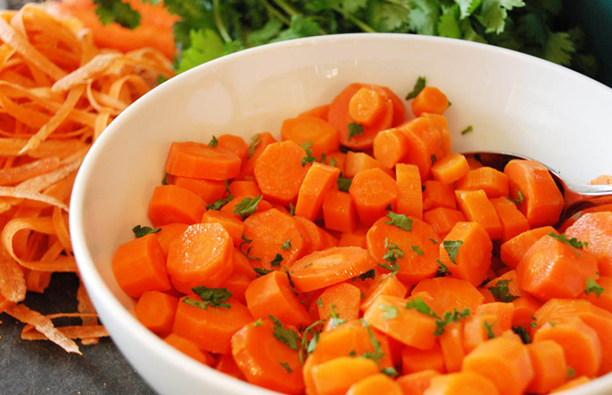 Glazed orange carrots